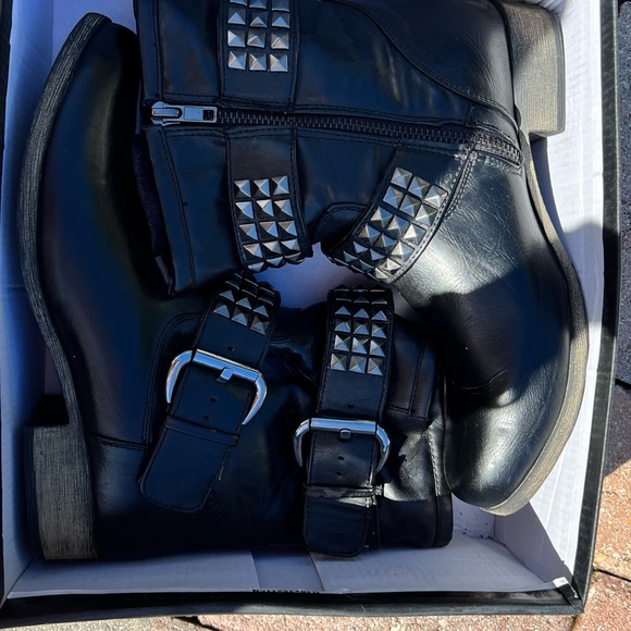 MIA ‘Crusader’ Vegan Leather Studded Moto Boots - Picture 2 of 6